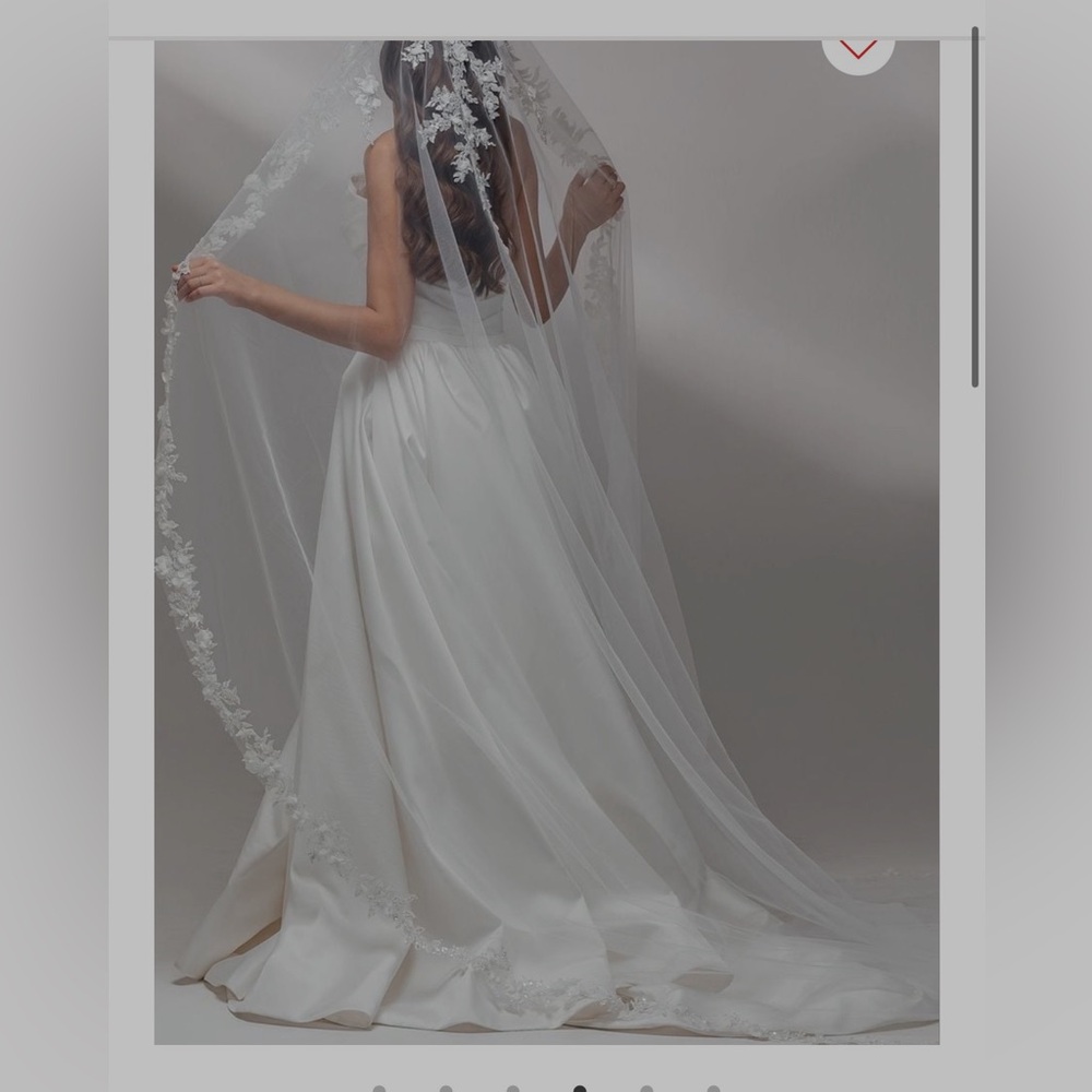 Elegant Ivory Wedding Veil